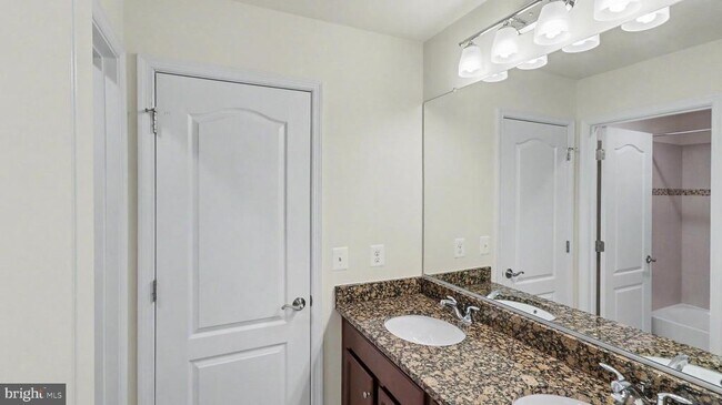 Building Photo - 40978 Spur Run Ln