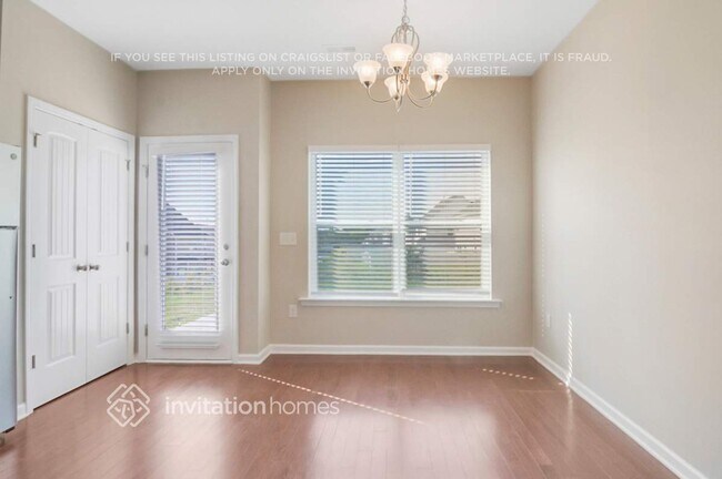 Building Photo - 920 Lakemont Dr