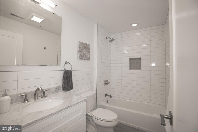 Building Photo - 1508 Ridge Ave