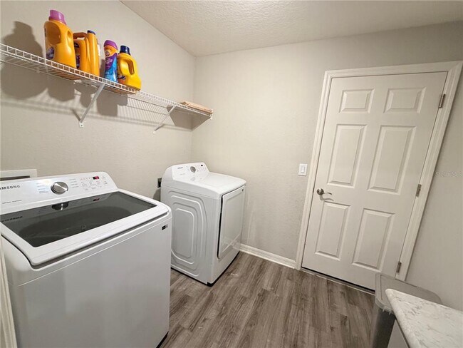 Building Photo - 35255 Crescent Creek Dr
