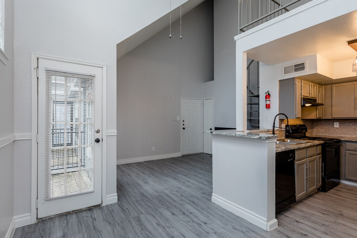 Pine Lake Village Apartment Homes Houston