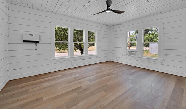 Building Photo - Cozy 1 BD 1 BA in Waco - Near Cameron Park