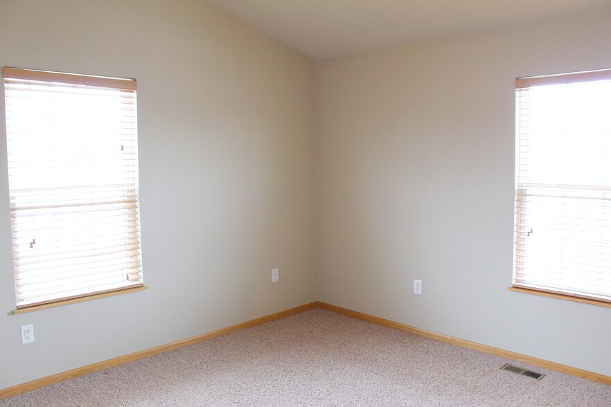 Building Photo - 3203 SW Arlan Ln