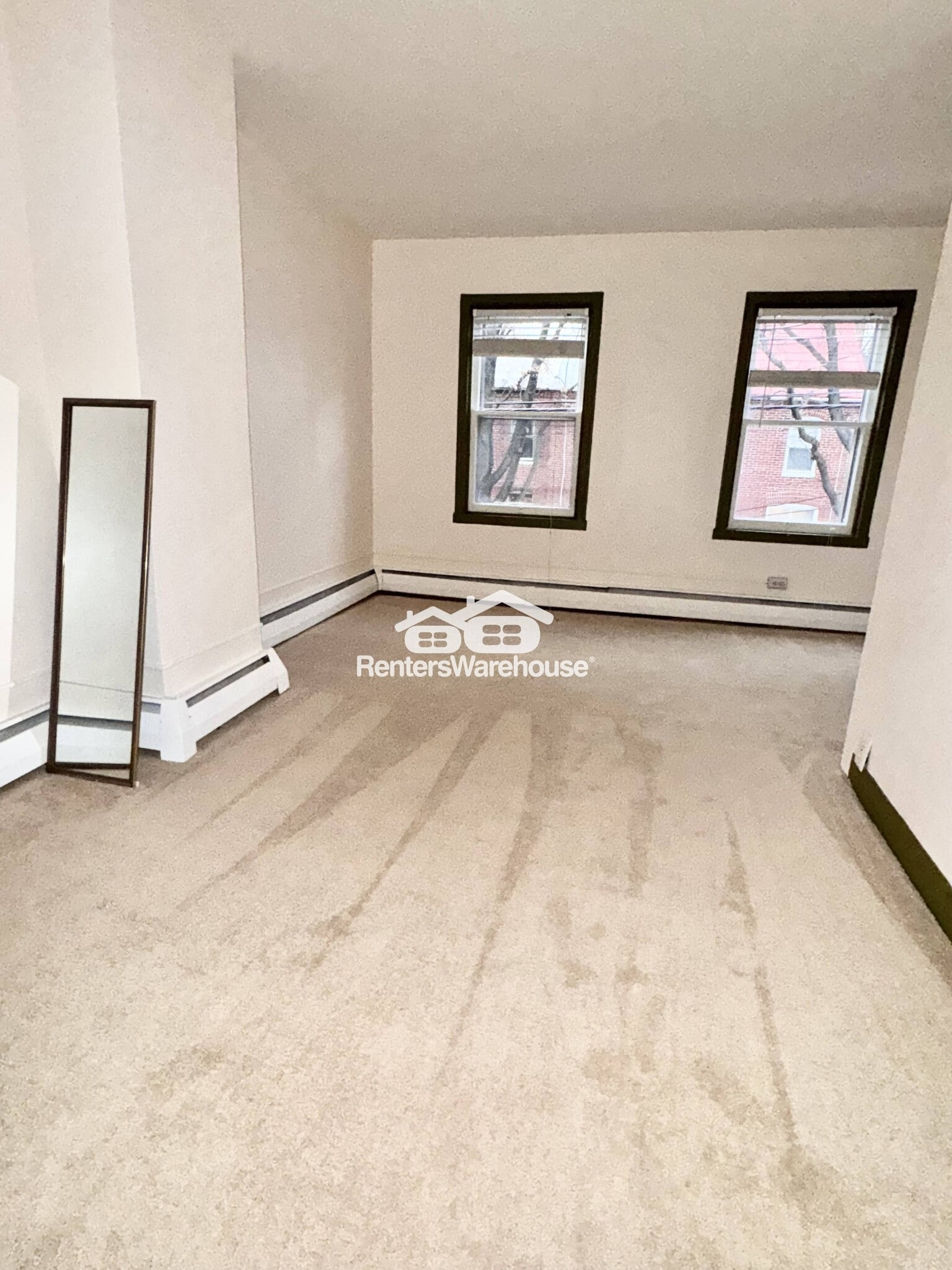 Building Photo - 116 W 4th St