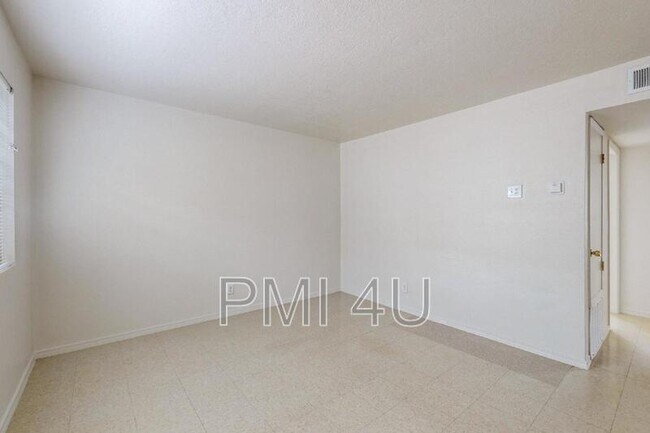 Building Photo - 233 Tennessee St NE