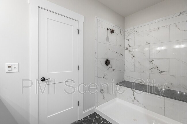 Building Photo - 1908 Cypress Ln