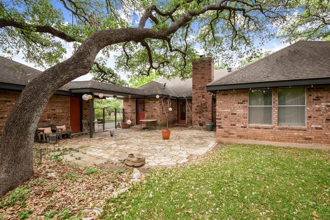 Building Photo - 7007 Fence Line Dr