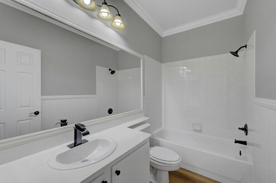 Building Photo - 11013 Mount Royal Ave