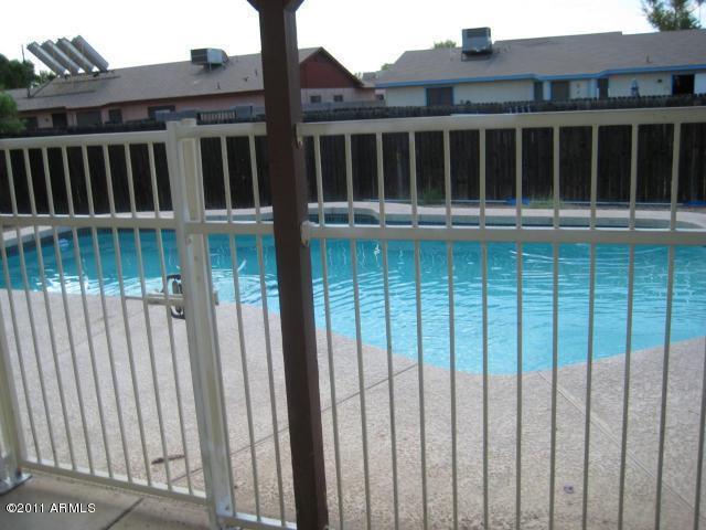 Building Photo - Low-Maintenance Living with Private Pool in Chandler