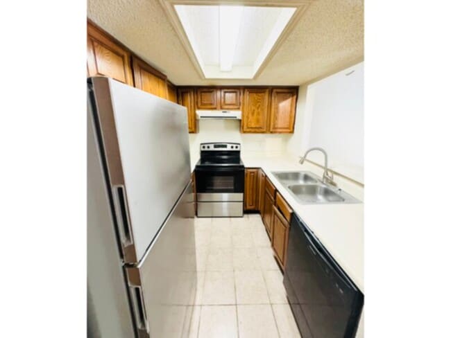 Building Photo - ***3 BEDROOM APARTMENT IN SEAGOVILLE*** - ...
