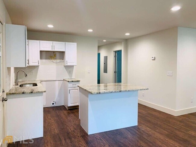 Building Photo - 364 Brooks Ave SW