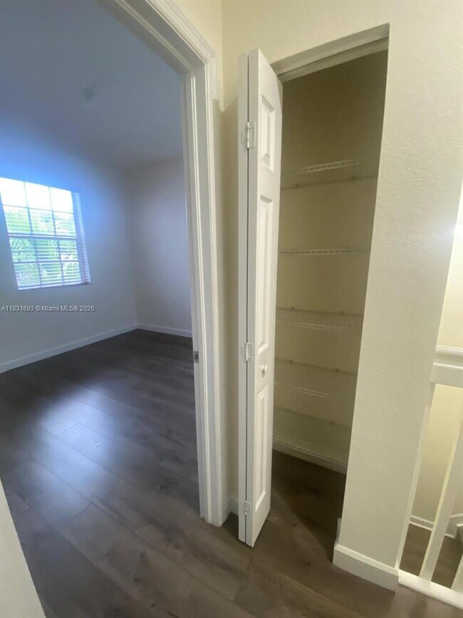 Building Photo - 9408 SW 171st Pl