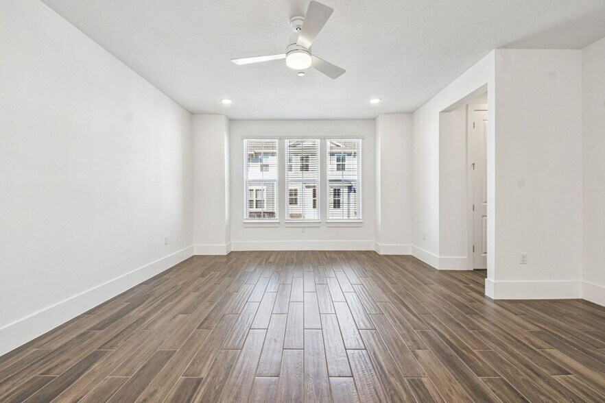 Building Photo - 1951 Risby Aly