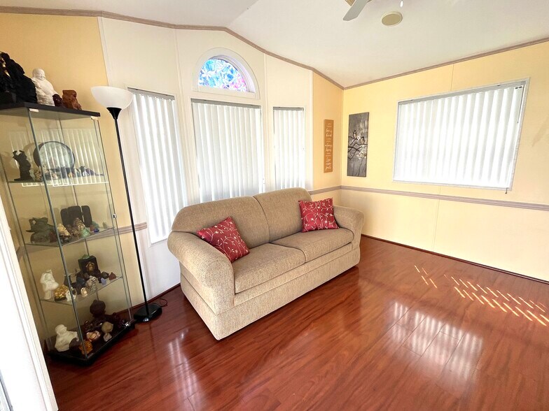 Sofabed for guests - 3706 116th St W