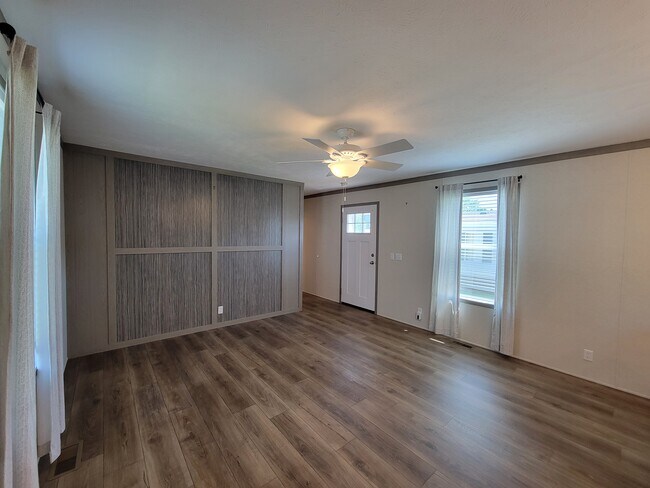 Building Photo - 9572 Anchor Dr