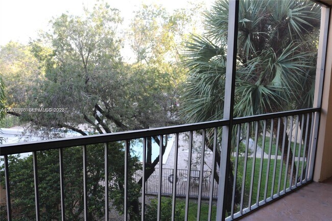 Building Photo - 8005 SW 107th Ave