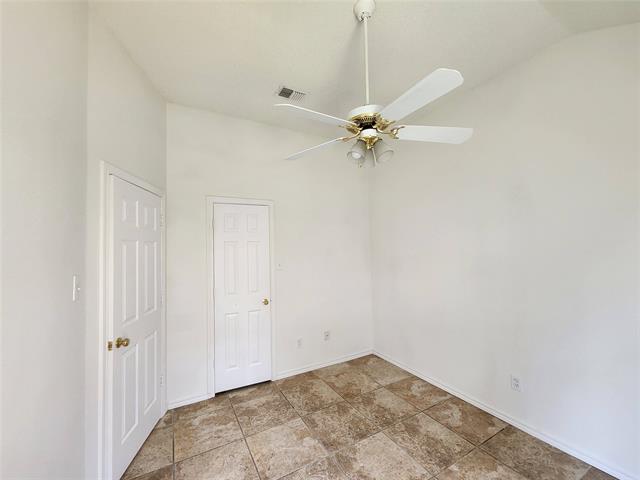 Building Photo - 2131 Ridgecliff Dr