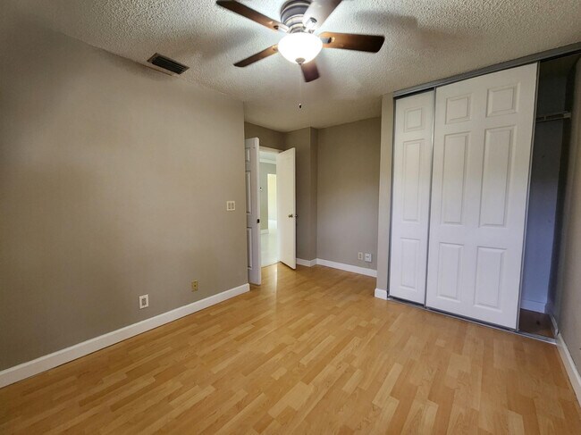 Building Photo - 2738 Carambola Cir S