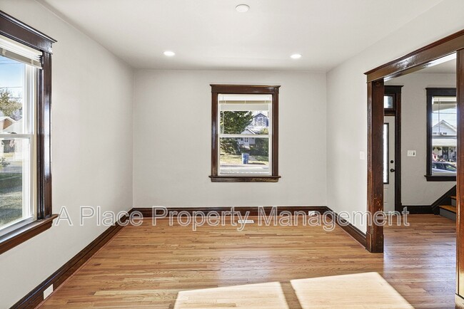 Building Photo - 2976 Kincaid Ave