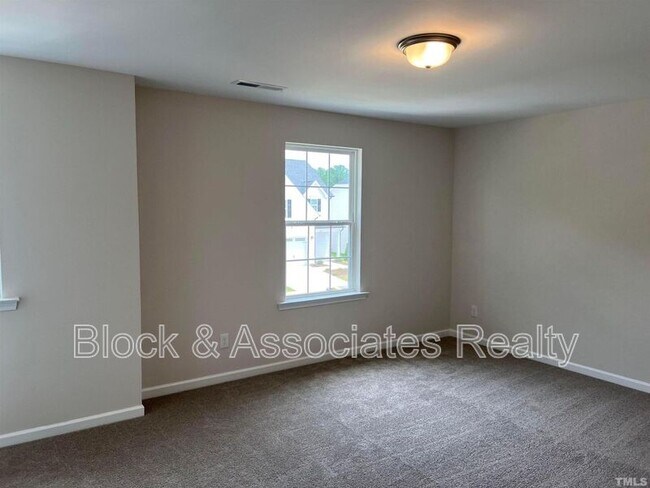 Building Photo - 248 Streamliner Blvd