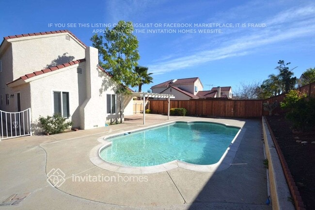 Building Photo - 11637 Warbler Way