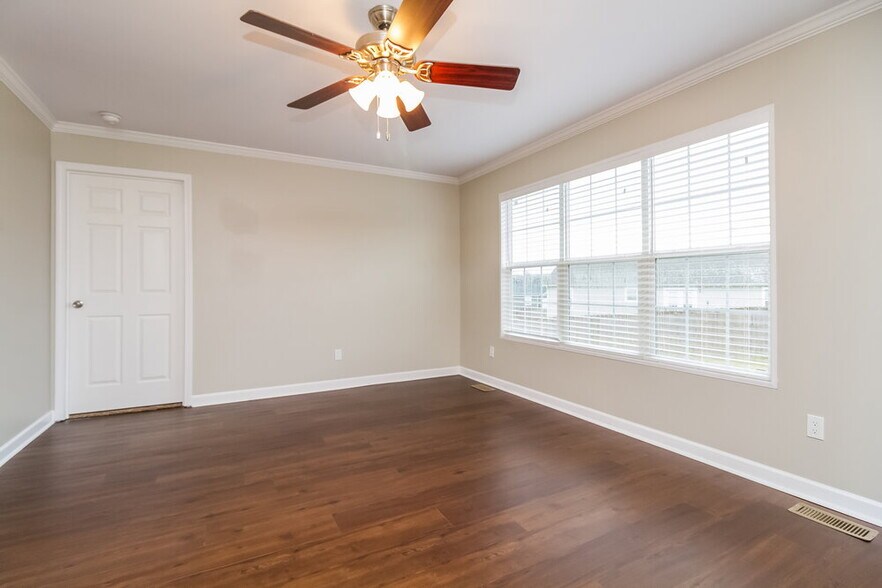 Building Photo - 2003 Vancroft Cir