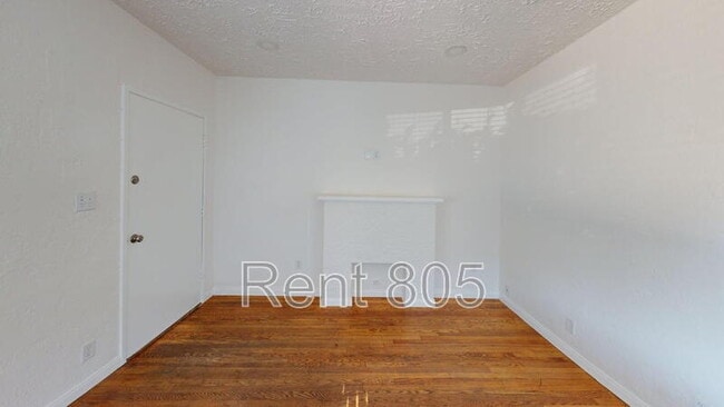 Building Photo - 45 Barry Dr