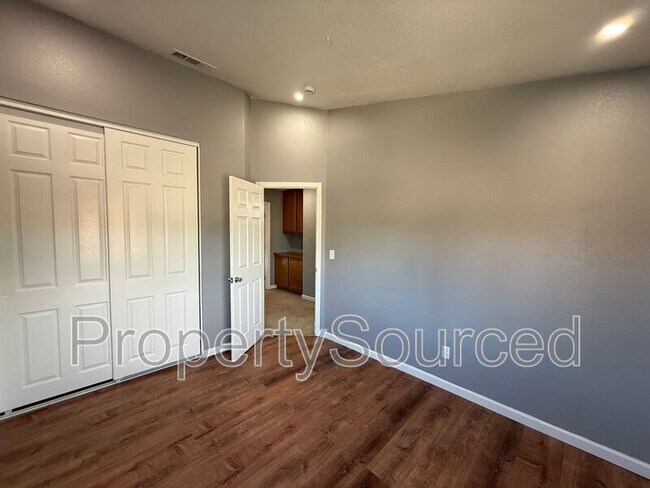 Building Photo - 1520 Andrew St