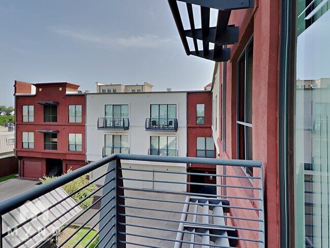 Building Photo - 4605 Cedar Springs Rd