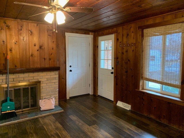 2nd Living /Dining Room - 204 Juniper St