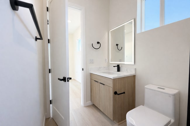 Building Photo - 5531 Olvera Ave