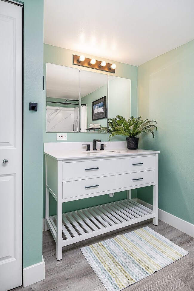 Building Photo - 7638 Winona Ave N