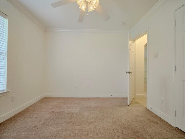 Building Photo - 10611 Alex Dr