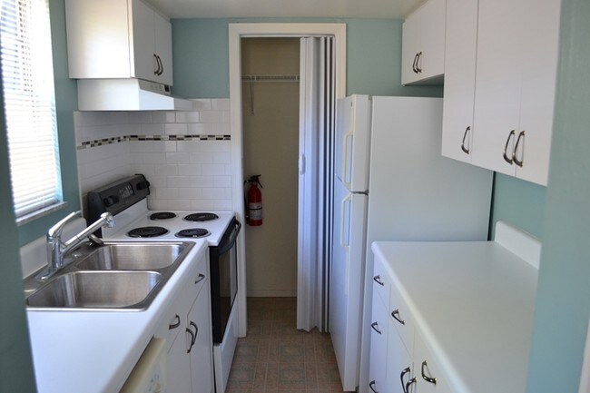 Interior Photo - 609 N Eola Dr