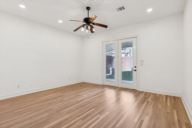 Building Photo - 6931 Belmont Ave