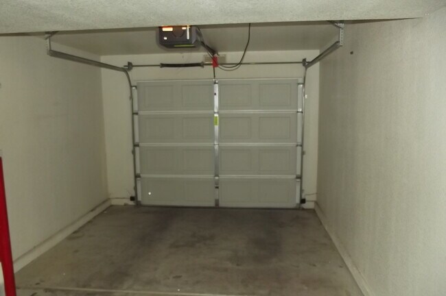 Building Photo - Northwest