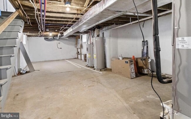 Building Photo - 300 E Front St