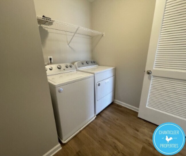 Building Photo - 764 Putney Hl Rd