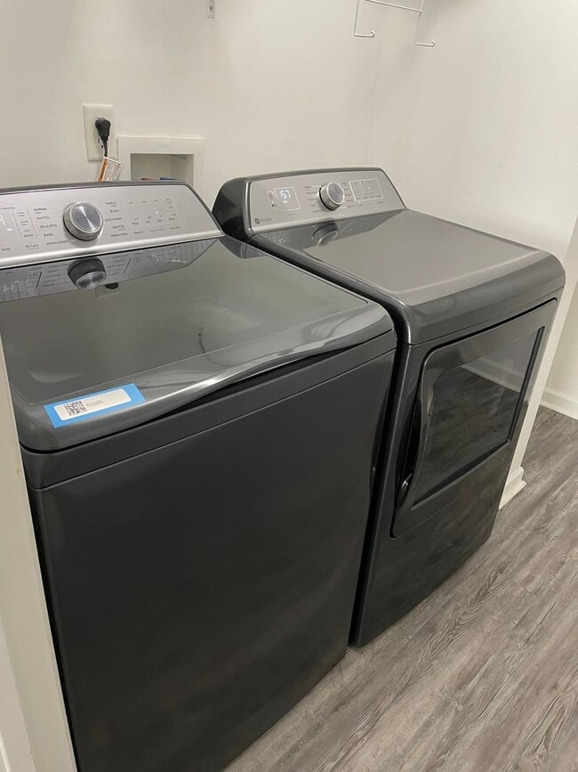 Building Photo - LOCATION - Close to everything Augusta. Updated townhome in West Wheeler Townhomes move in ready