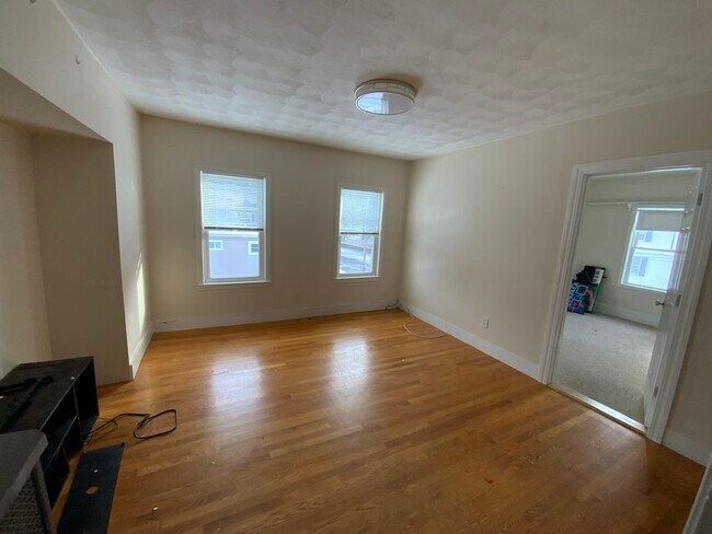 Building Photo - 25 Charles St