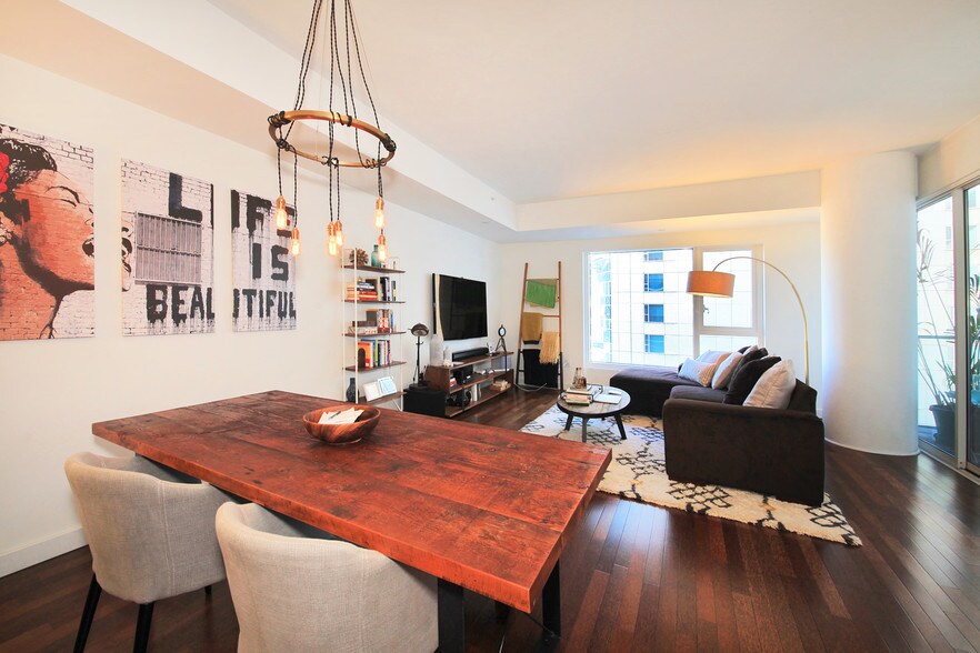 Building Photo - 6250 HOLLYWOOD Blvd