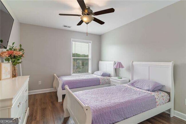 Building Photo - 301 Cochin Dr