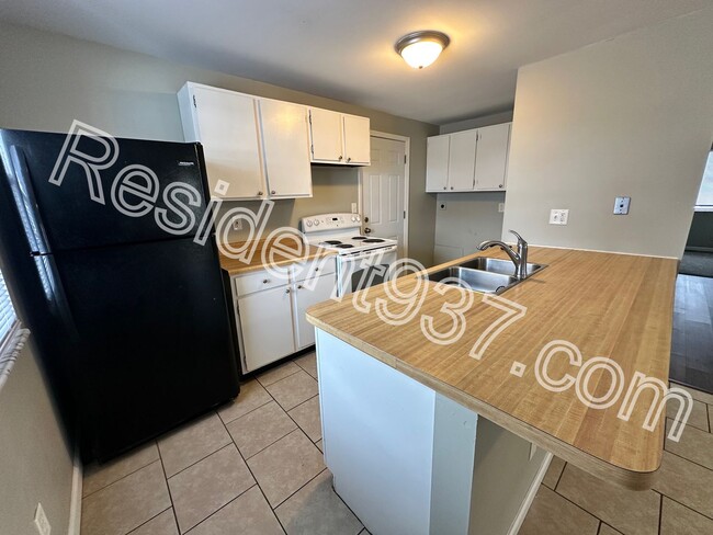 Building Photo - 3 Bed 1 Bath