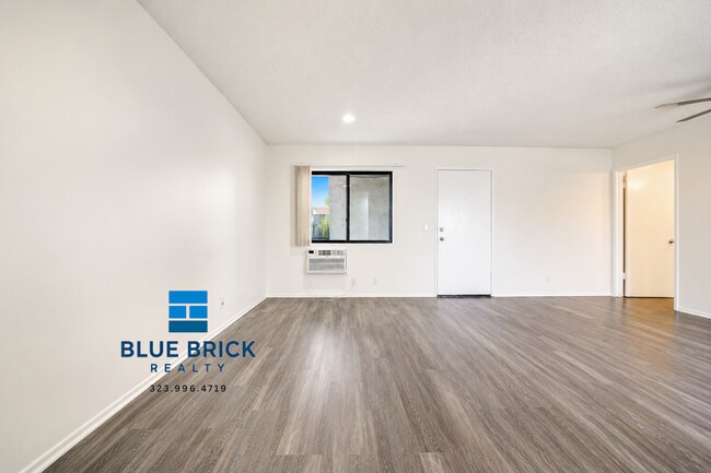 Building Photo - 5121 Klump Ave