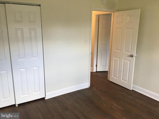 Building Photo - 12 Reliance Ct