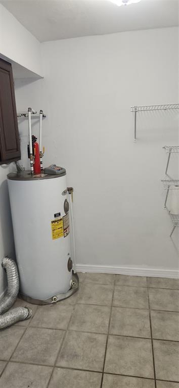 Building Photo - 222 Crown Oaks Way