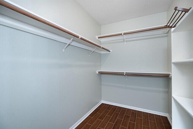 Building Photo - 19 Village Knoll Pl