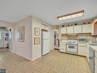 Building Photo - 1131 Haral Pl