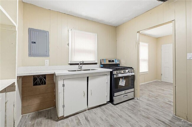 Building Photo - 11 N 20th St