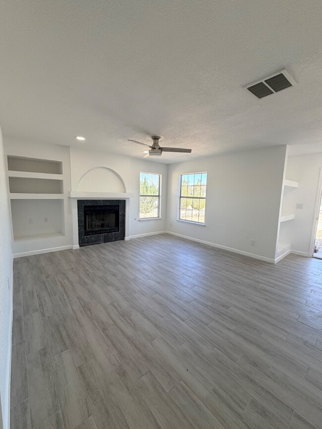 Building Photo - 5729 Saplinas Rd